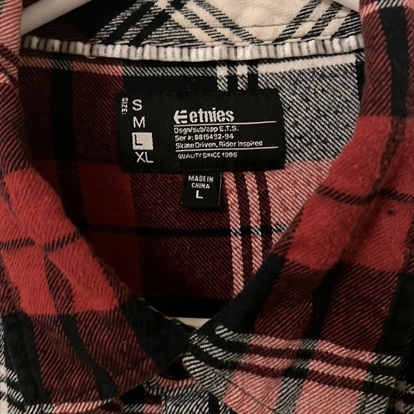 Etnies Skateboard Company Flannel Button Up - Picture 2 of 4